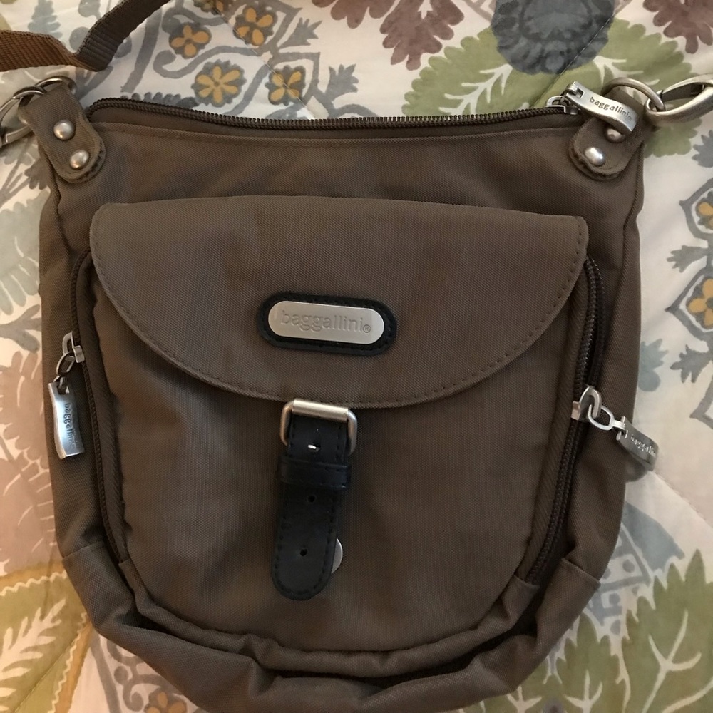Baggalini Brown crossbody/Fanny pack